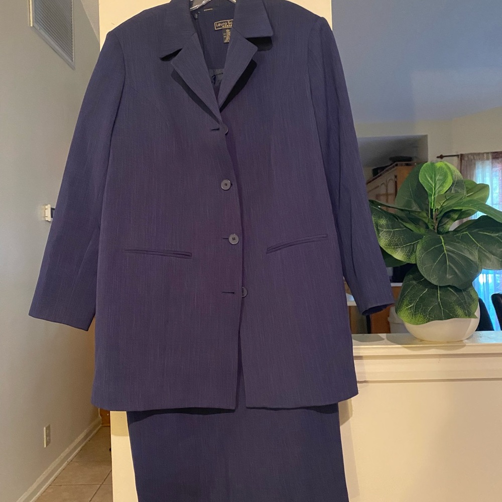 Laura Scott 2piece Dress suit sz 18w Purple